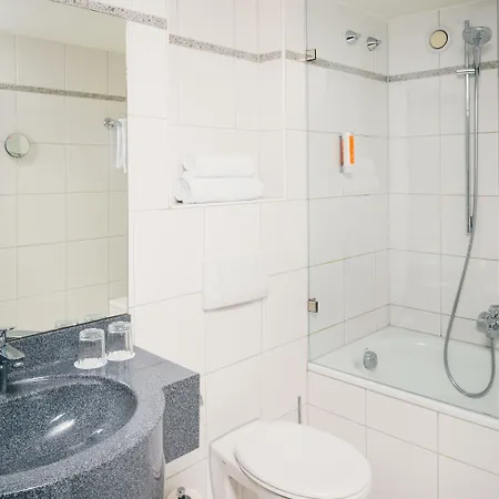 Vienna House Easy By Wyndham מלון 4*