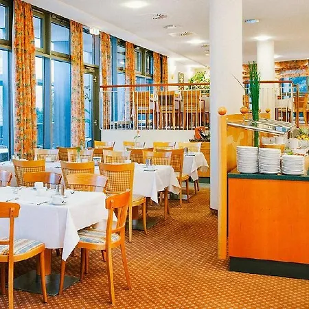 Vienna House Easy By Wyndham Ξενοδοχείο 4*
