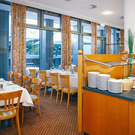 Vienna House Easy By Wyndham 4* טרייר